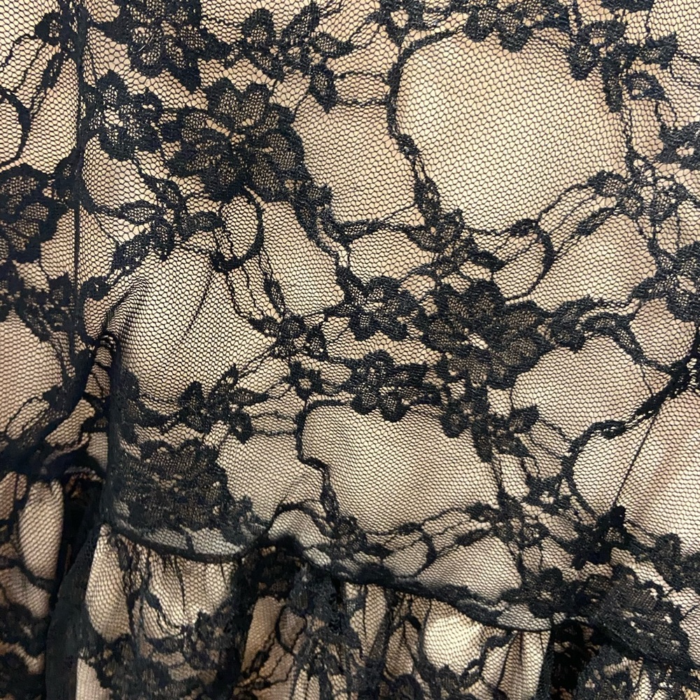 Ladies top - Picture 2 of 2